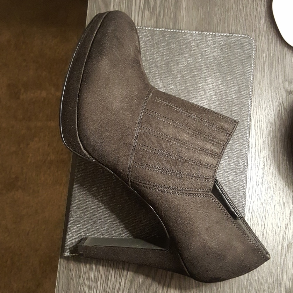 Impo Black Platform Bootie - Picture 2 of 2